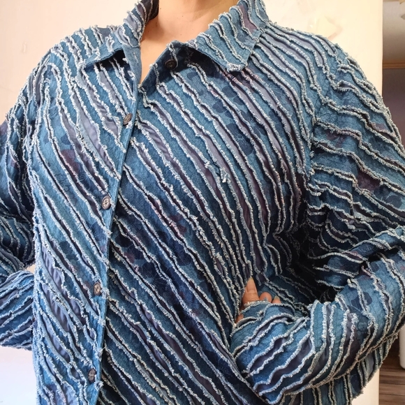 Denim jacket, sz XL, pockets,buttons Down, frayed patch, women,Boho. - Picture 13 of 17